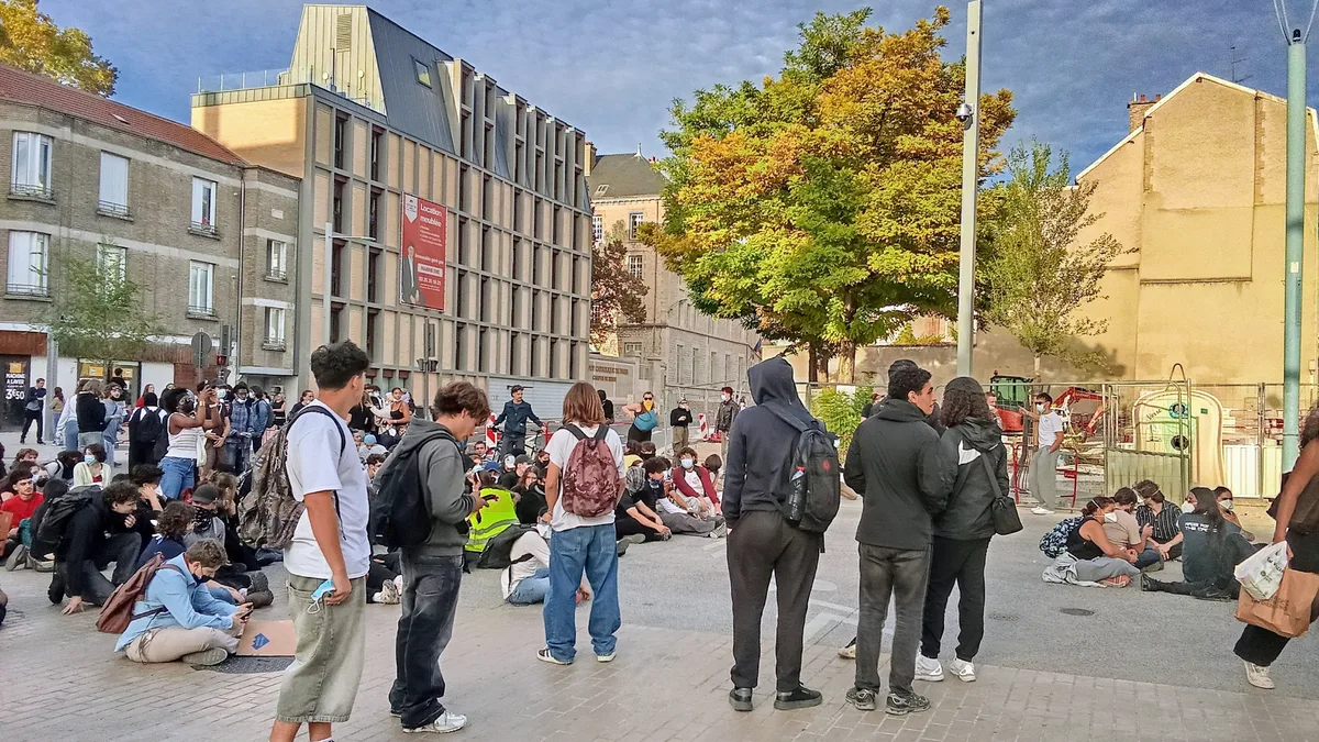 Blocus des lycées : « acte IV » jeudi 8 octobre, 30 000 élèves sans cours — ce que les parents doivent savoir
