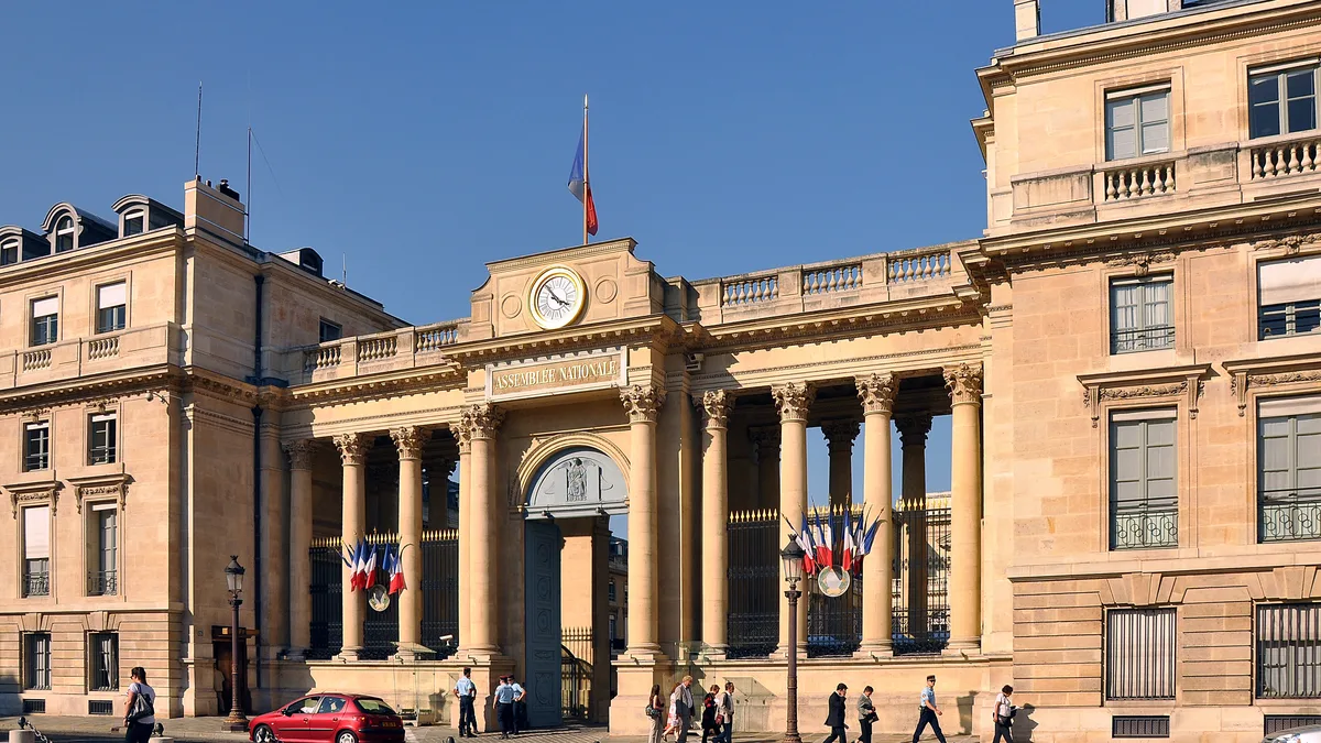 Le portail de l&rsquo;Assemblée nationale, au Palais Bourbon à Paris
