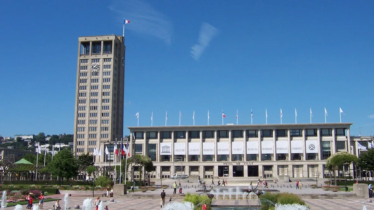 Édouard Philippe témoin assisté : 2,154 millions d'euros et une journée chez les juges