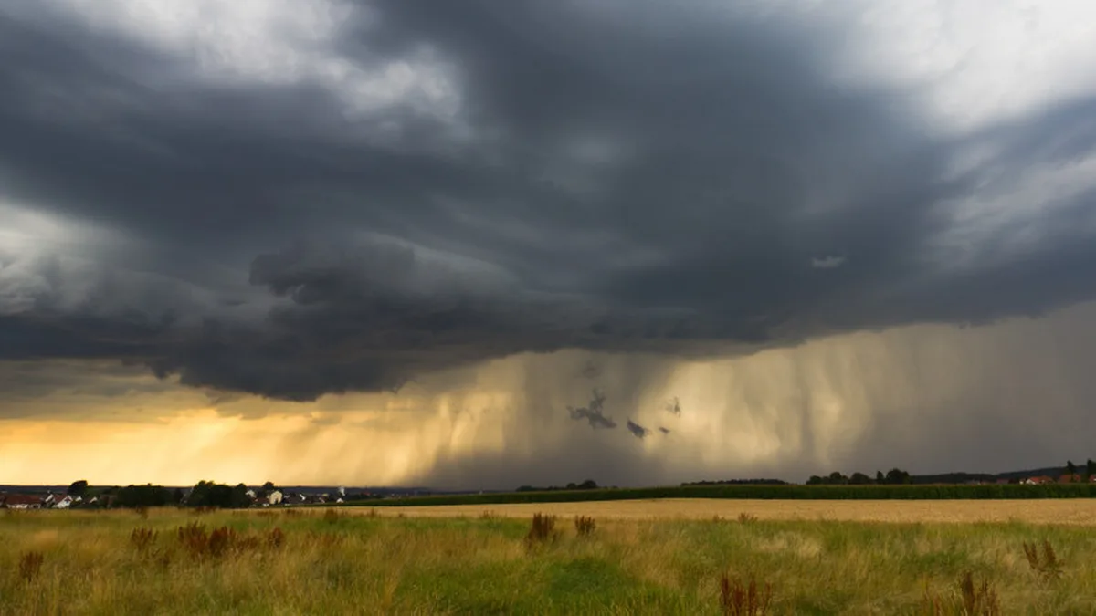 Pluie intense sur une route du sud de la France