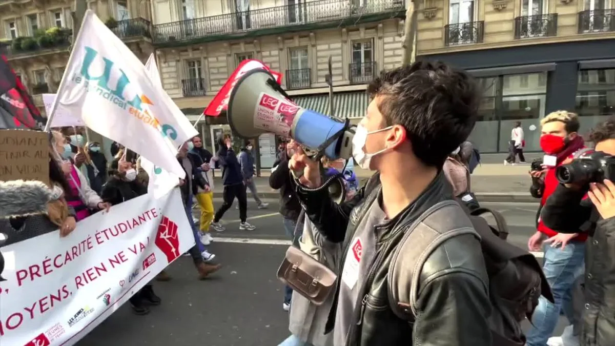 Une manifestation étudiante dans les rues de Paris