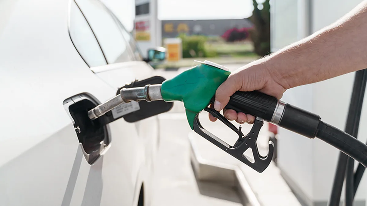 Un pistolet de station-service, symbole de la colère contre les prix des carburants