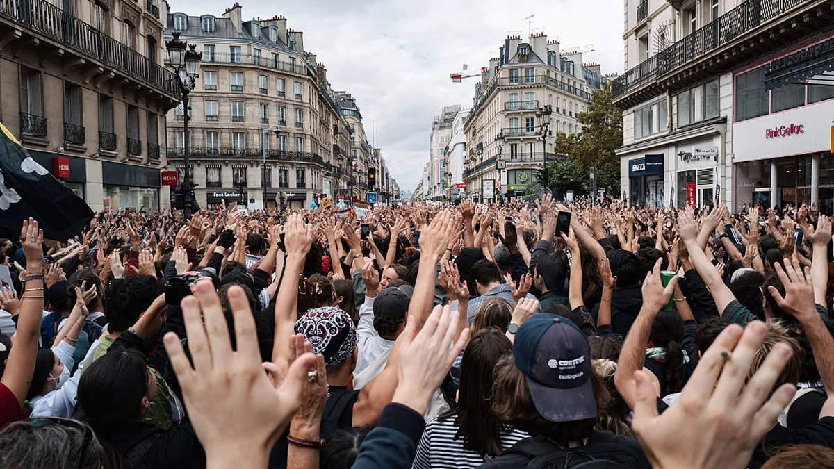 Cortège de manifestants dans une rue de Paris (photo d&rsquo;illustration)