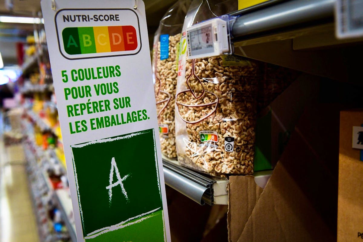Nutri-Score : 100 000 signatures pour le sauver, mais les marques l'effacent déjà de vos rayons