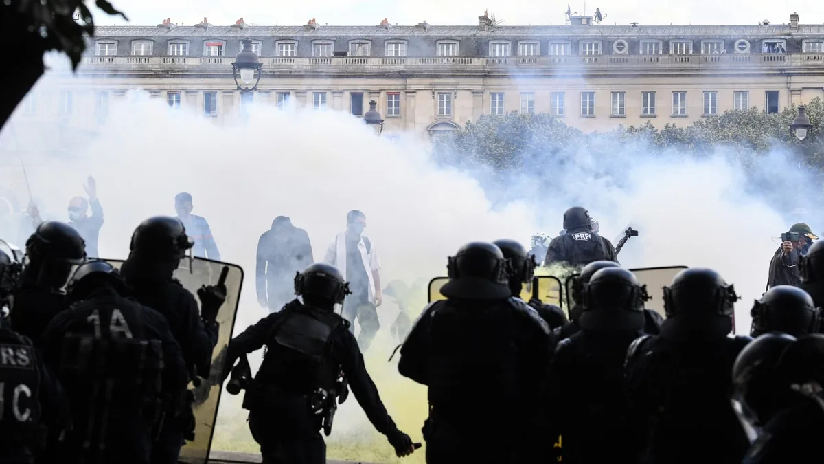 Lycéens : l'ONU s'inquiète, 6 877 gardes à vue — ce que les parents doivent savoir