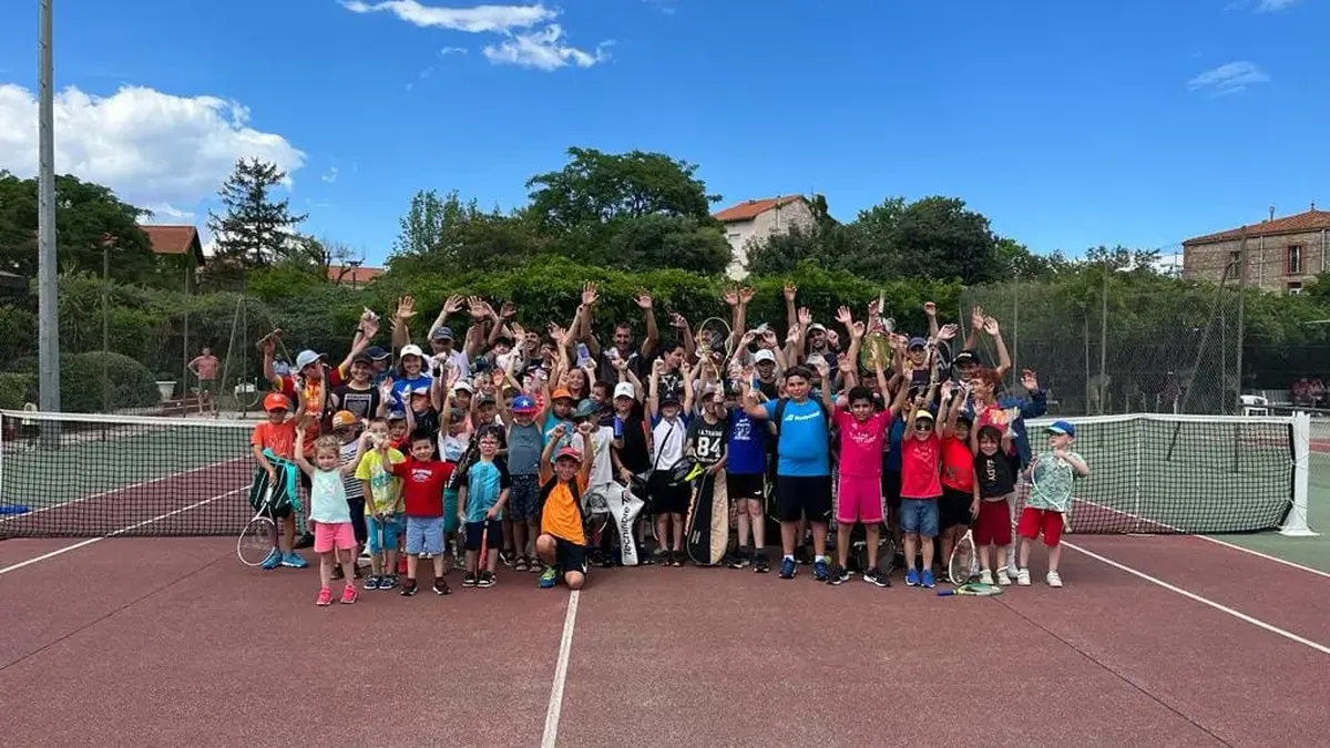 Des enfants lors d&rsquo;un entraînement de football dans un club