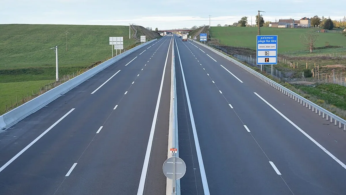 Autoroute française à la campagne