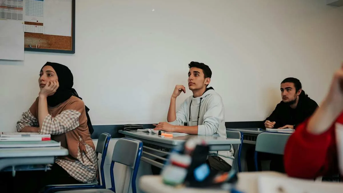 Des élèves en classe