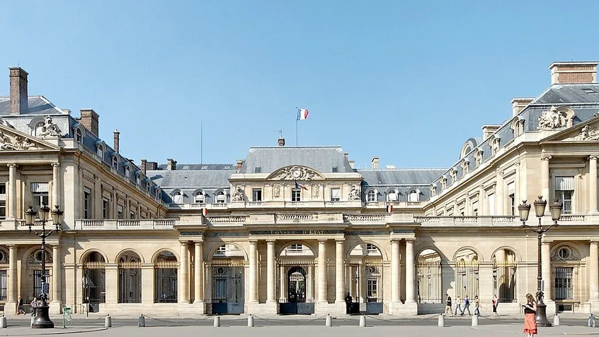 Le palais du Conseil d&rsquo;État, place du Palais-Royal à Paris