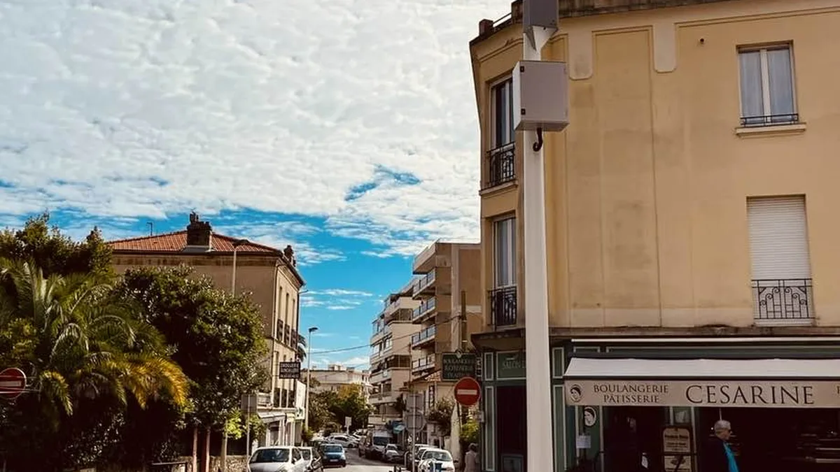 Vidéo-verbalisation : 530 zones filmées en France, et ce simple geste coûte déjà 135 euros